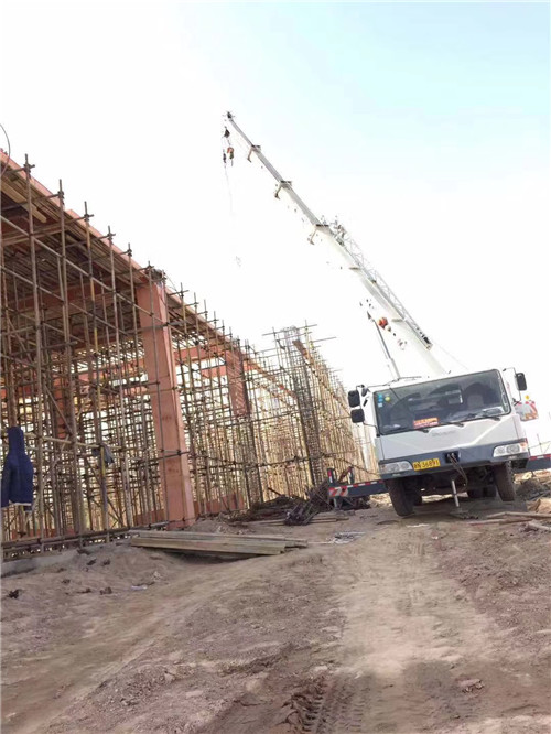 海城区吊车作业的安全注意事项有哪些？