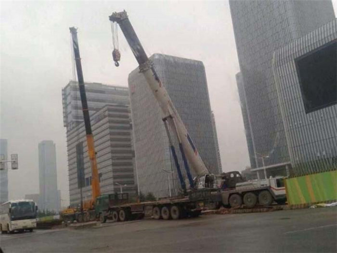 海城区25吨吊车能吊多重设备？